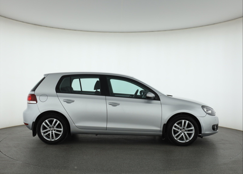 Volkswagen Golf, 2010