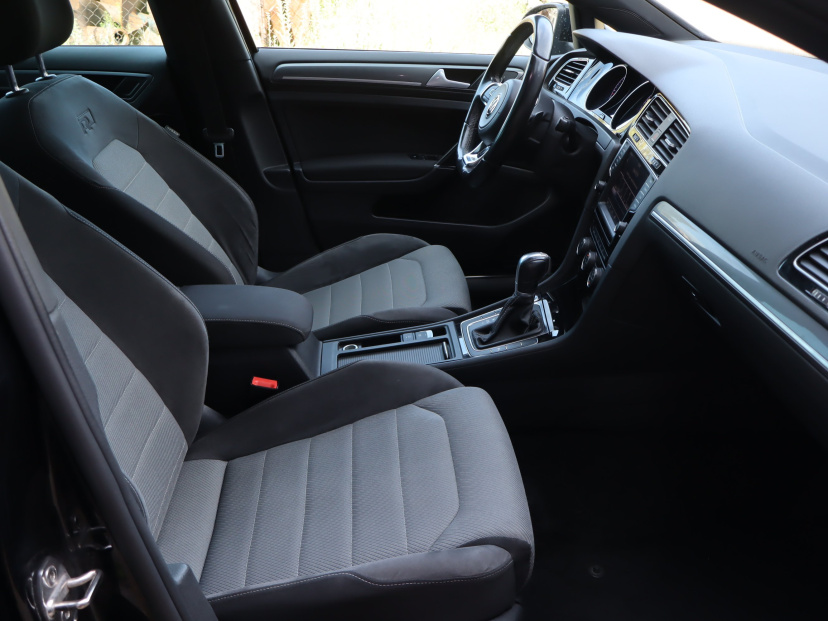 Volkswagen Golf, 2016