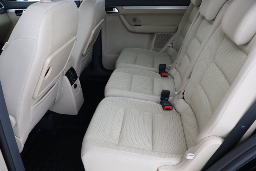 Volkswagen Touran, 2011