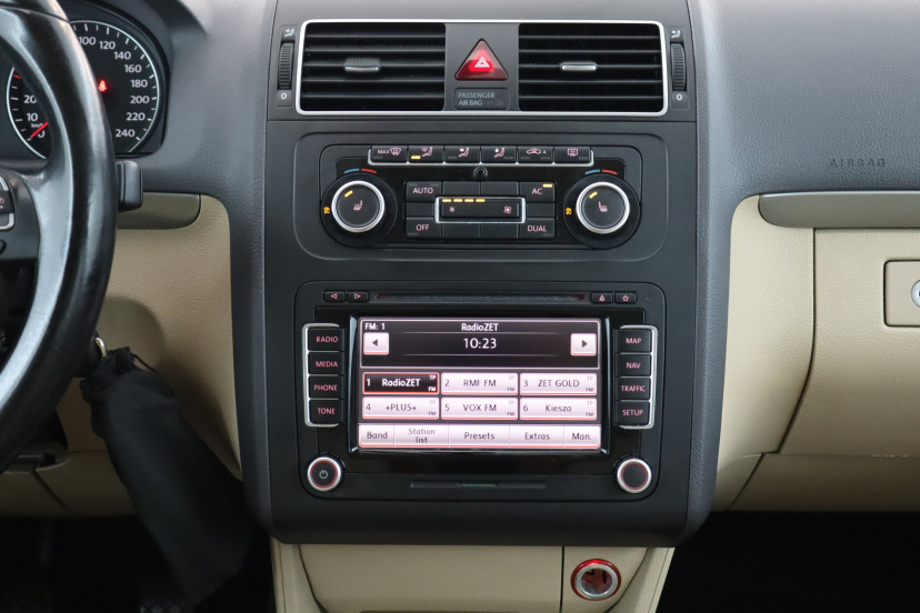 Volkswagen Touran, 2011