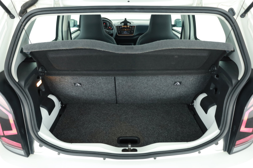 Volkswagen Up!, 2022