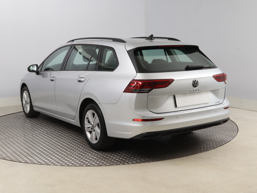 Volkswagen Golf, 2021