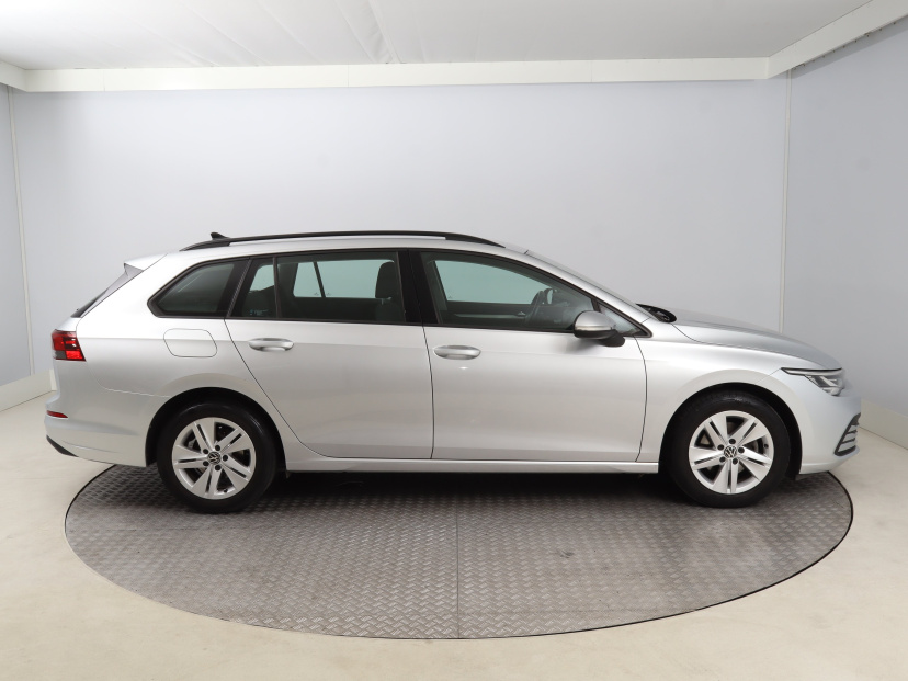 Volkswagen Golf, 2021