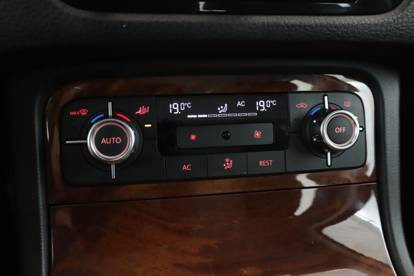 Volkswagen Touareg, 2010