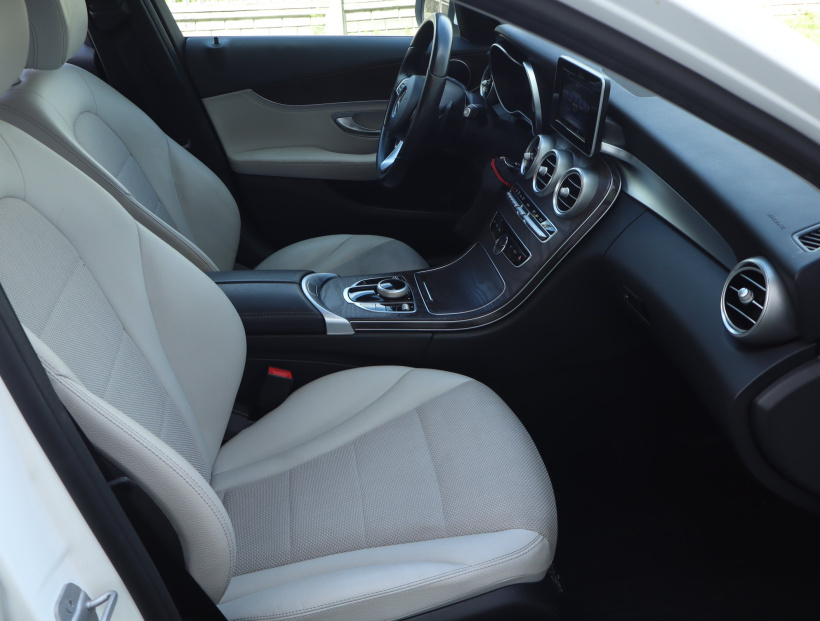 Mercedes-Benz C, 2015