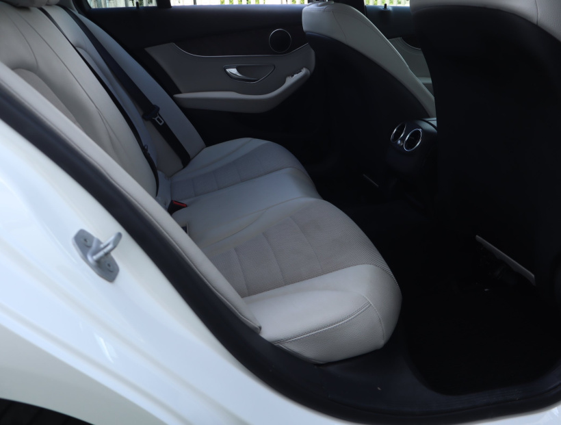 Mercedes-Benz C, 2015