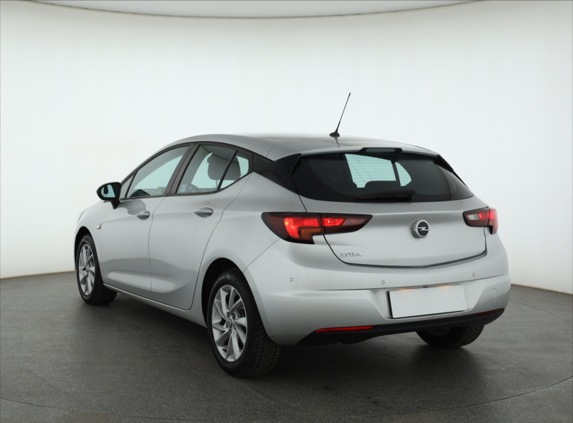Opel Astra, 2021