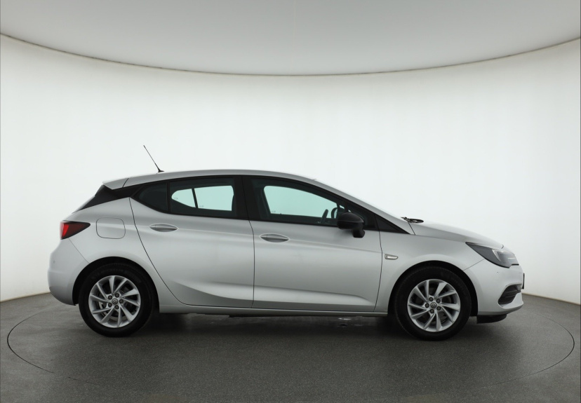 Opel Astra, 2021