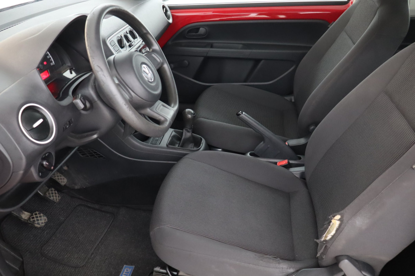 Volkswagen Up!, 2016