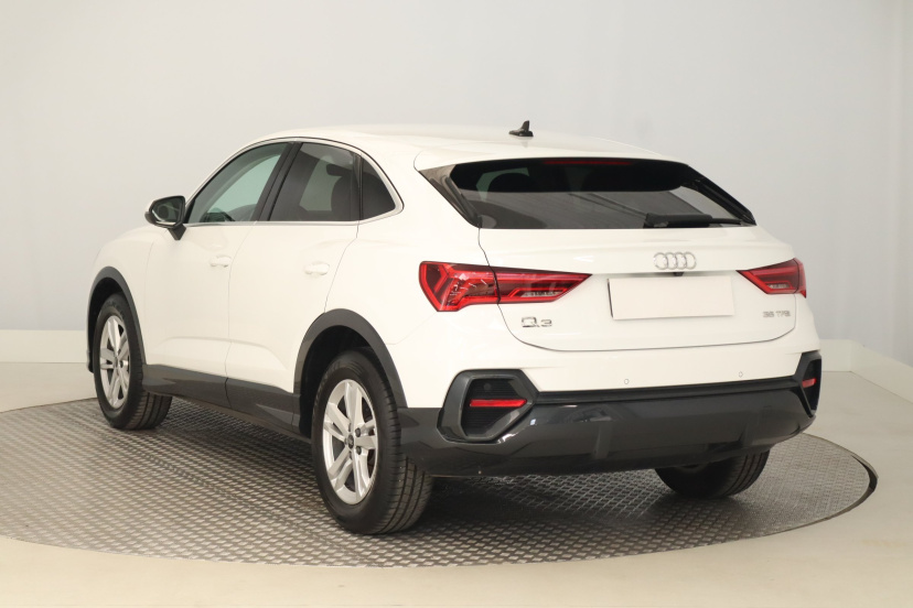 Audi Q3 Sportback, 2021