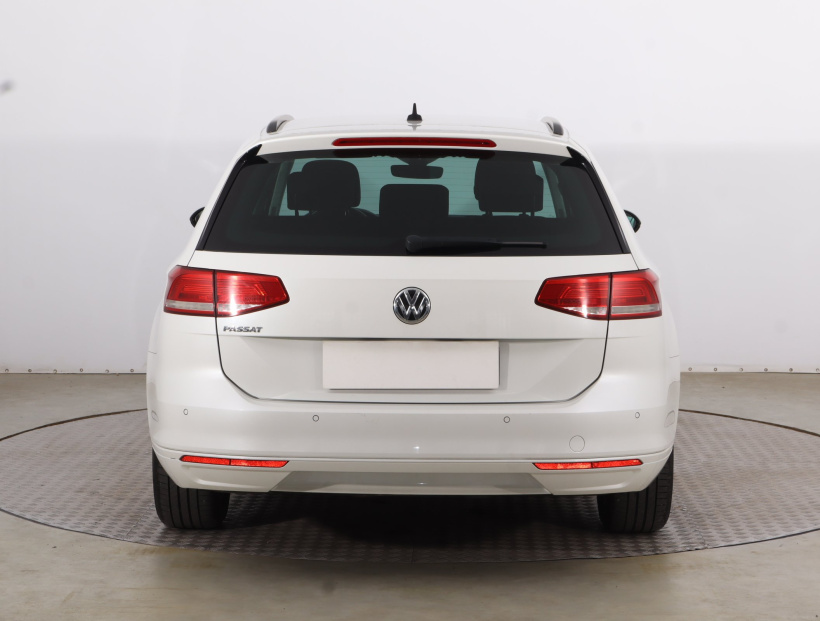 Volkswagen Passat, 2019