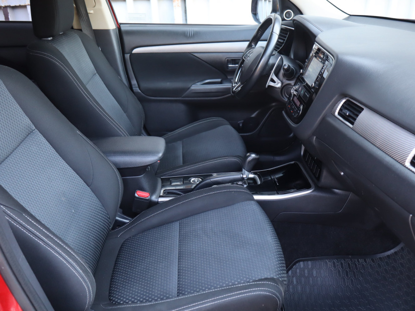 Mitsubishi Outlander, 2018