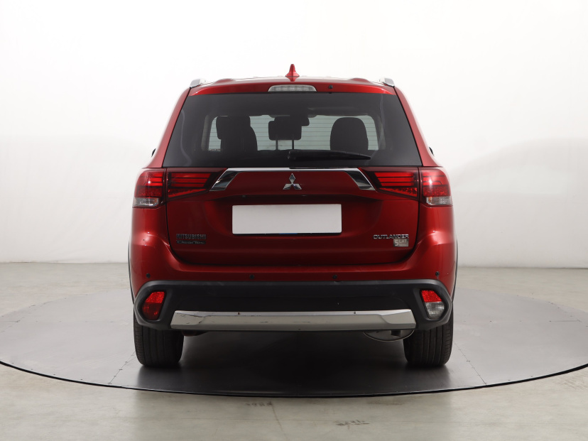 Mitsubishi Outlander, 2018