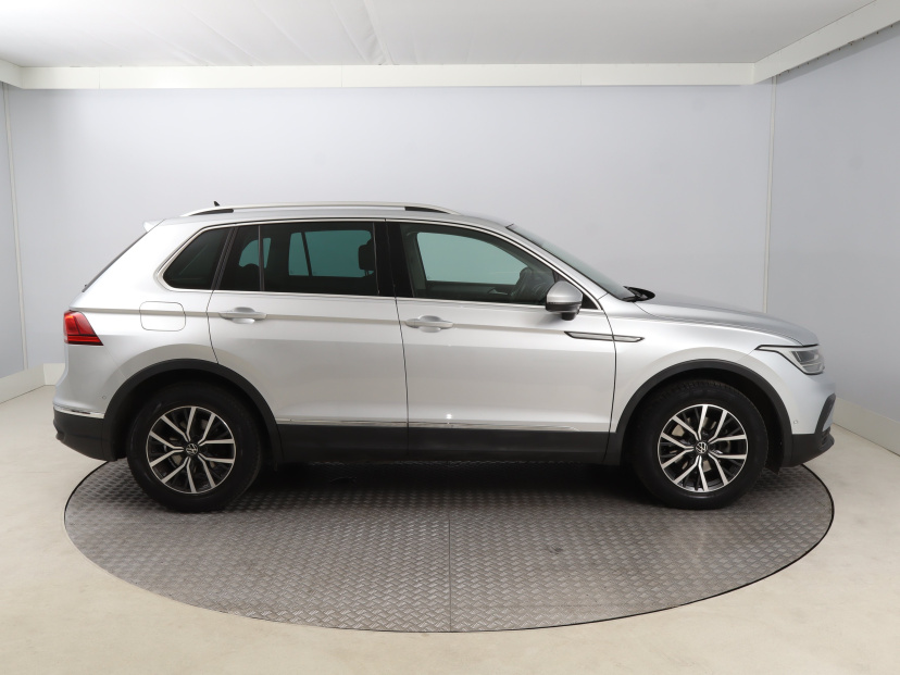 Volkswagen Tiguan, 2022