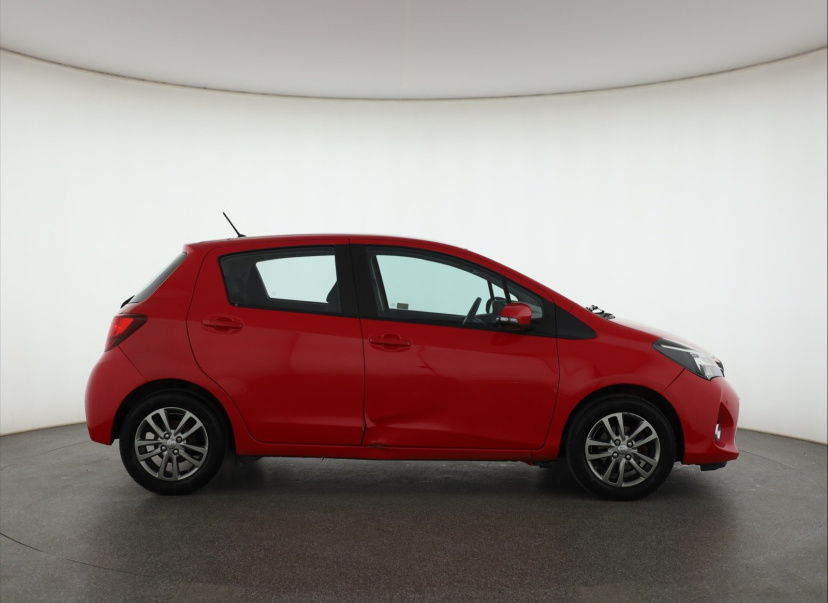 Toyota Yaris, 2015