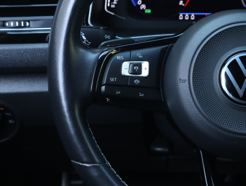 Volkswagen T-Roc, 2021