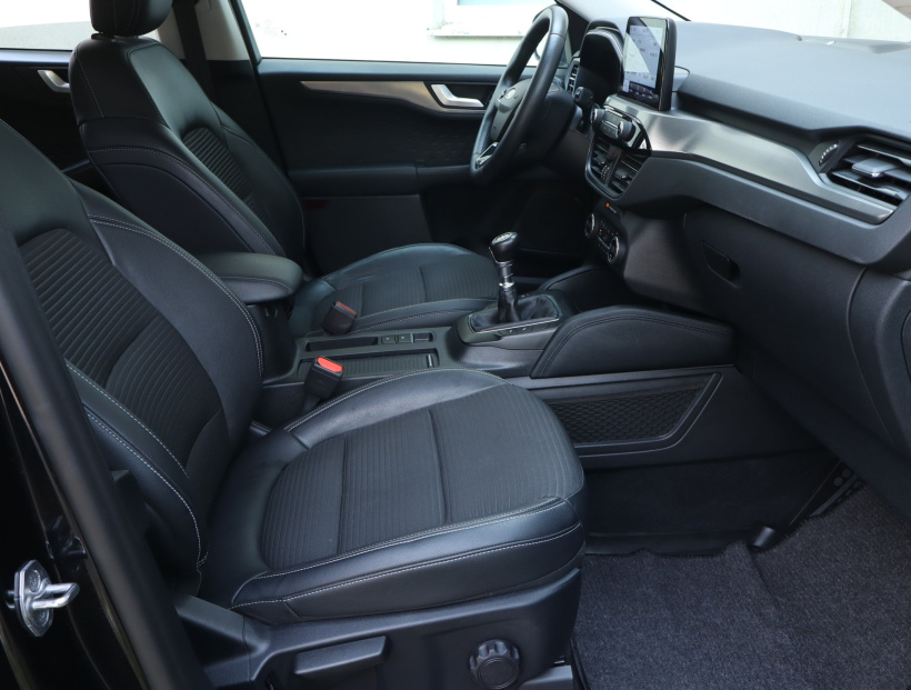 Ford Kuga, 2021