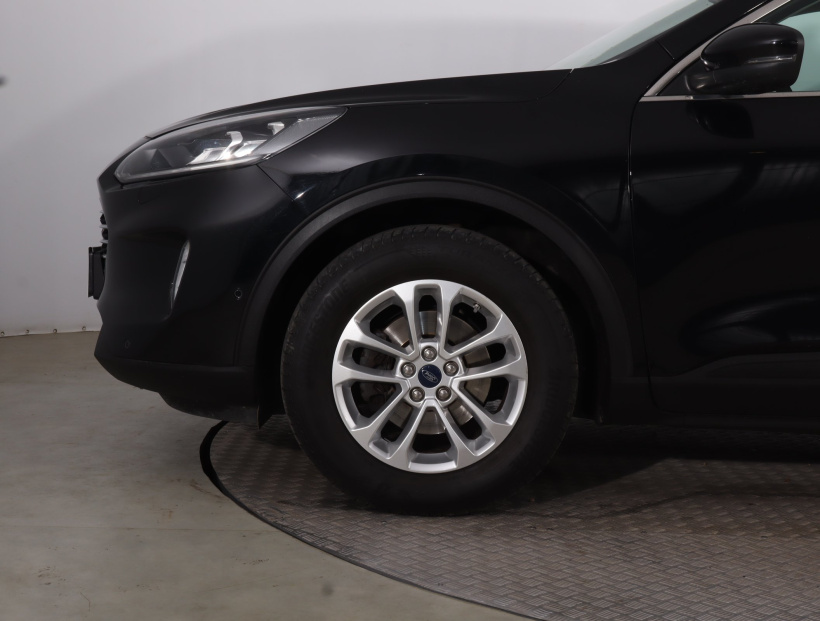 Ford Kuga, 2021