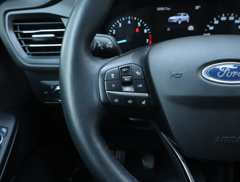 Ford Kuga, 2021