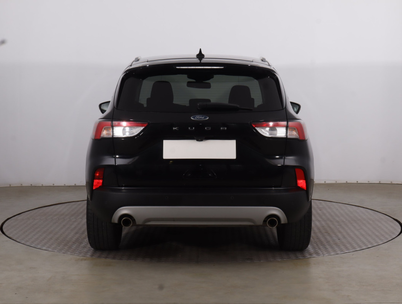Ford Kuga, 2021