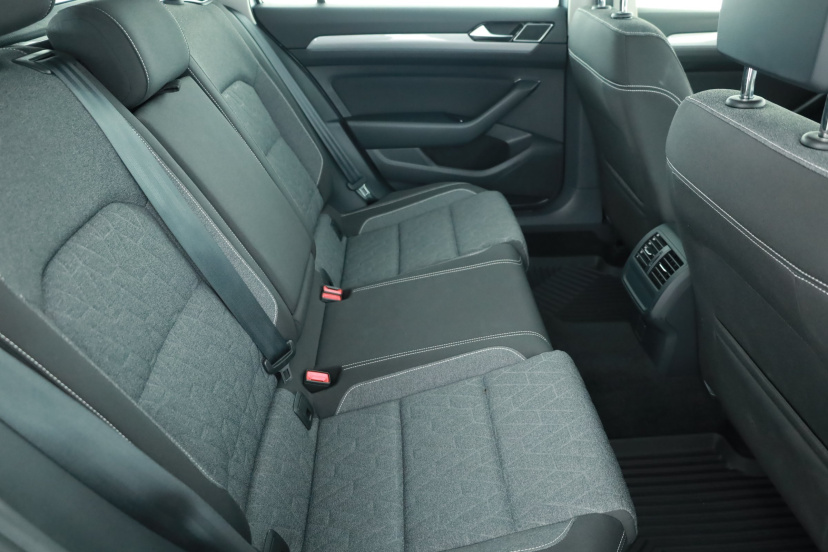 Volkswagen Passat, 2023