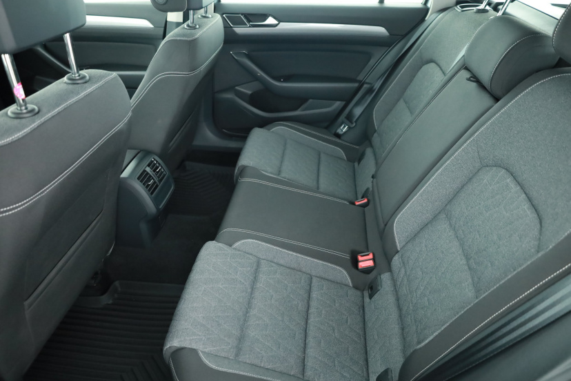 Volkswagen Passat, 2023