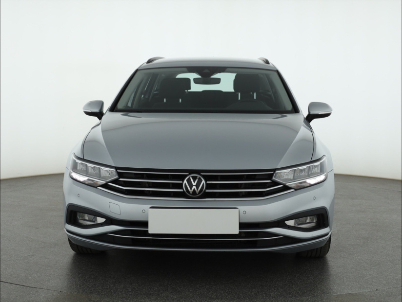 Volkswagen Passat, 2023