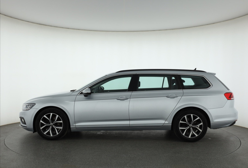 Volkswagen Passat, 2023