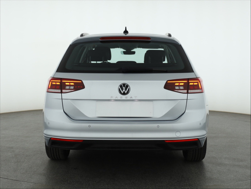 Volkswagen Passat, 2023
