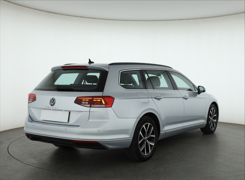 Volkswagen Passat, 2023