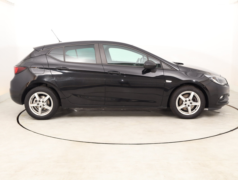 Opel Astra, 2018