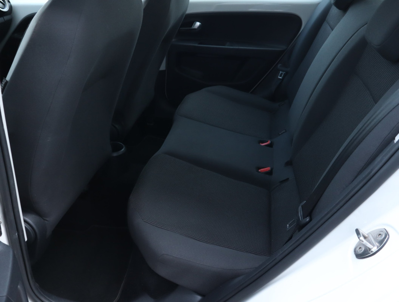 Volkswagen Up!, 2014