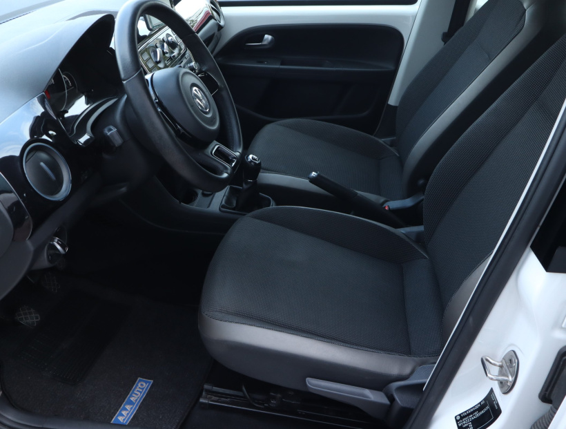 Volkswagen Up!, 2014