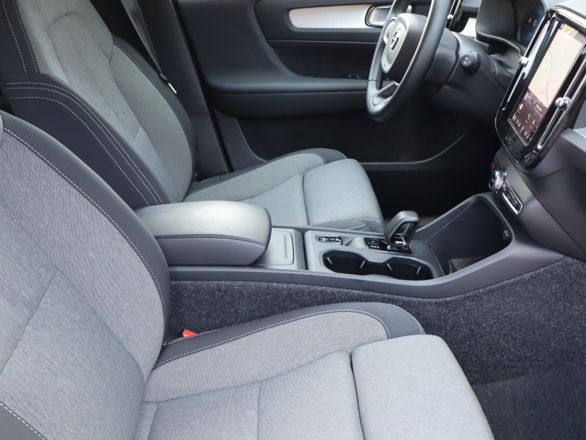 Volvo XC40, 2025