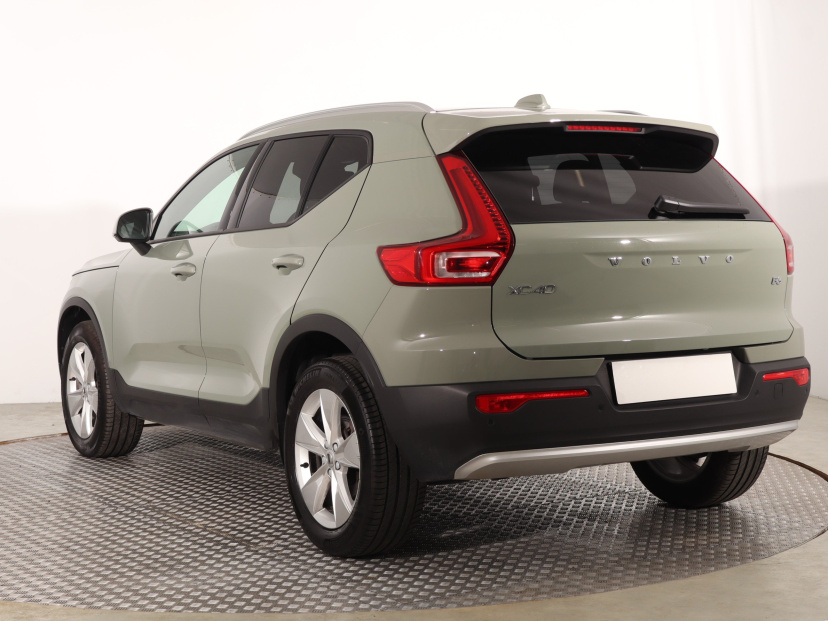Volvo XC40, 2025