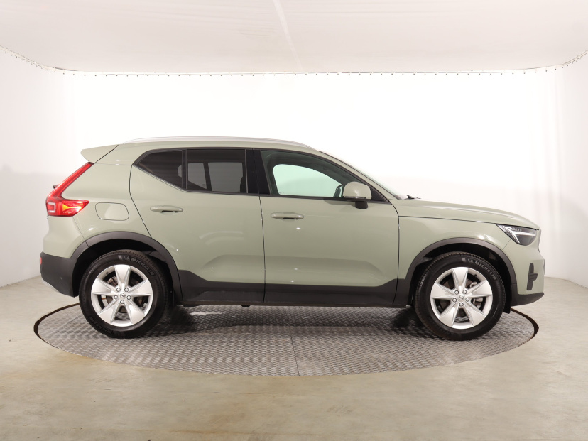 Volvo XC40, 2025