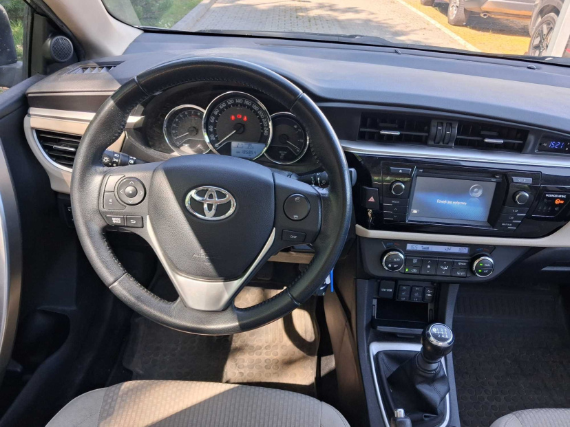 Toyota Corolla, 2015