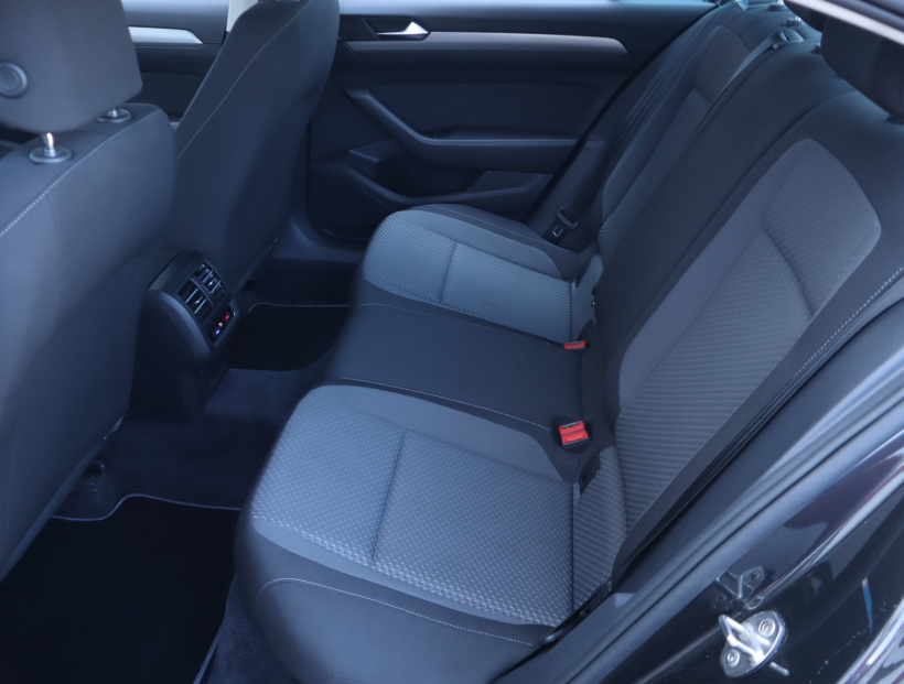 Volkswagen Passat, 2017
