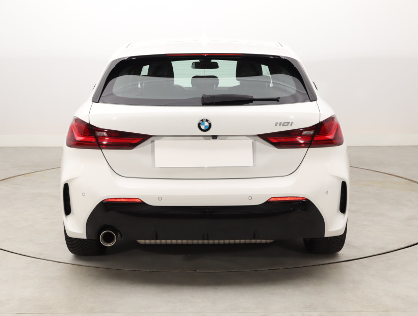 BMW 1, 2023