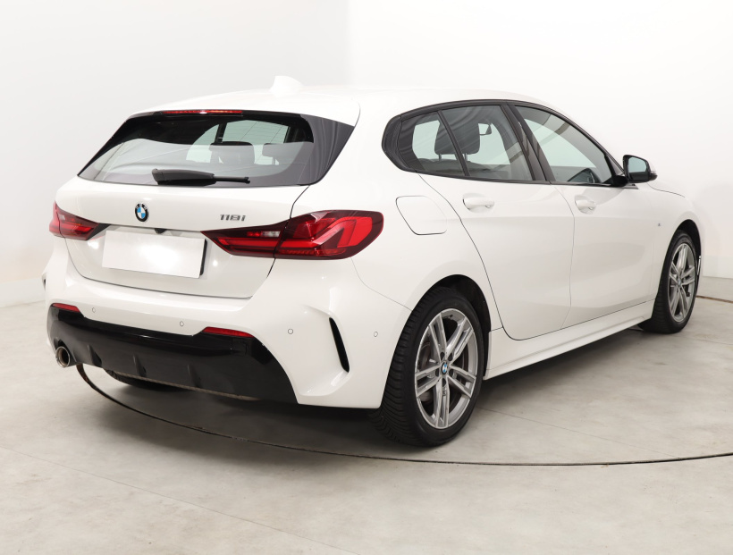 BMW 1, 2023