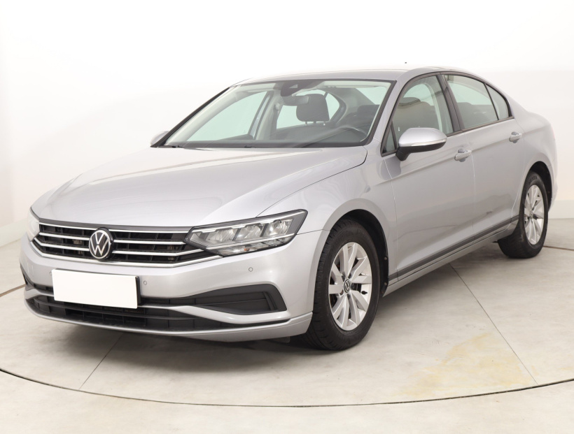 Volkswagen Passat, 2021