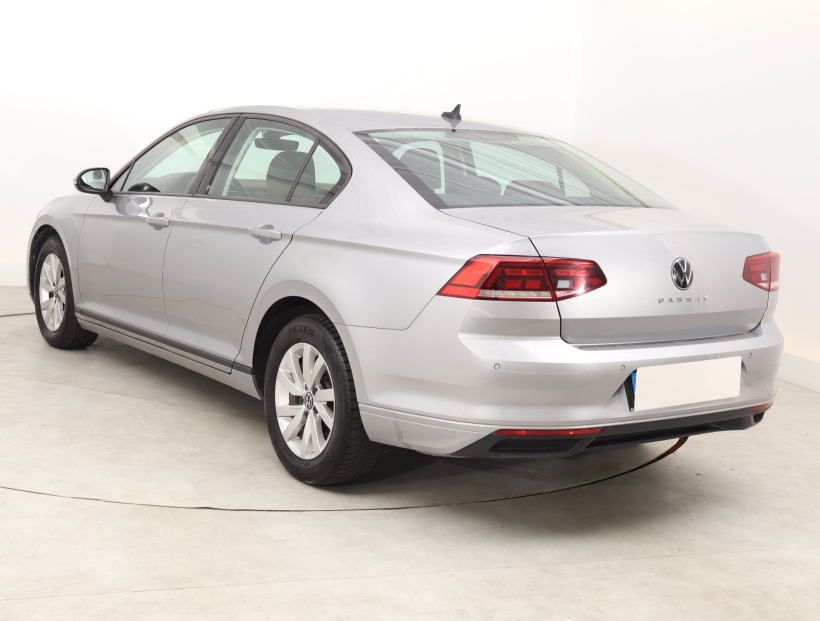Volkswagen Passat, 2021