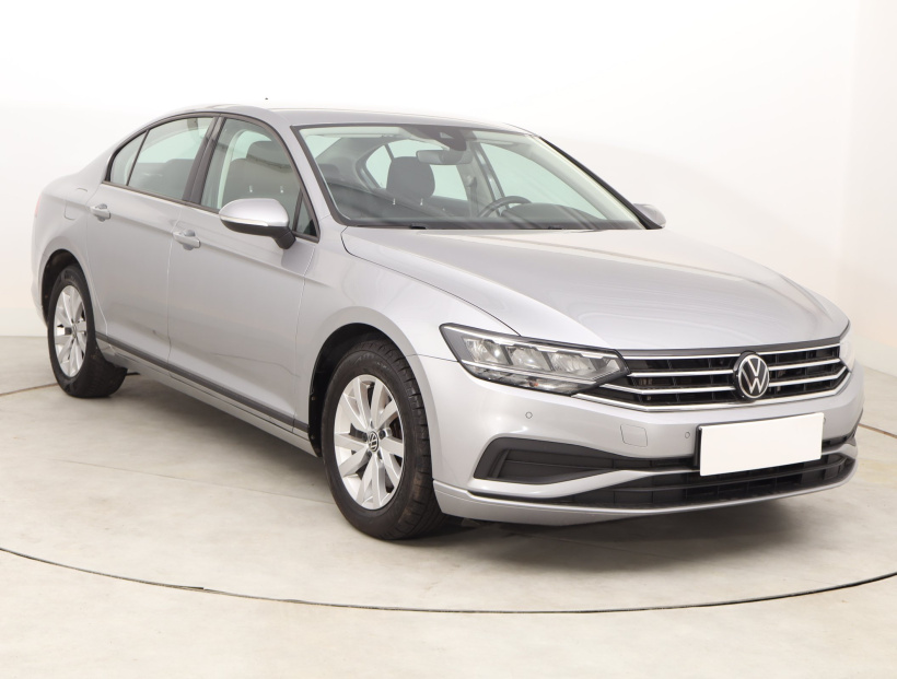 Volkswagen Passat, 2021