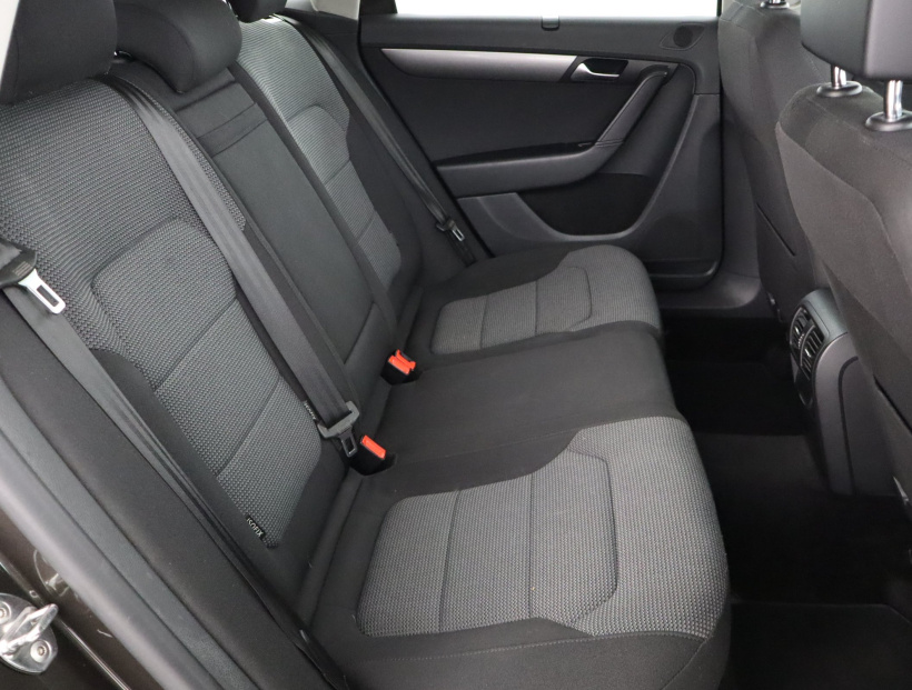 Volkswagen Passat, 2013
