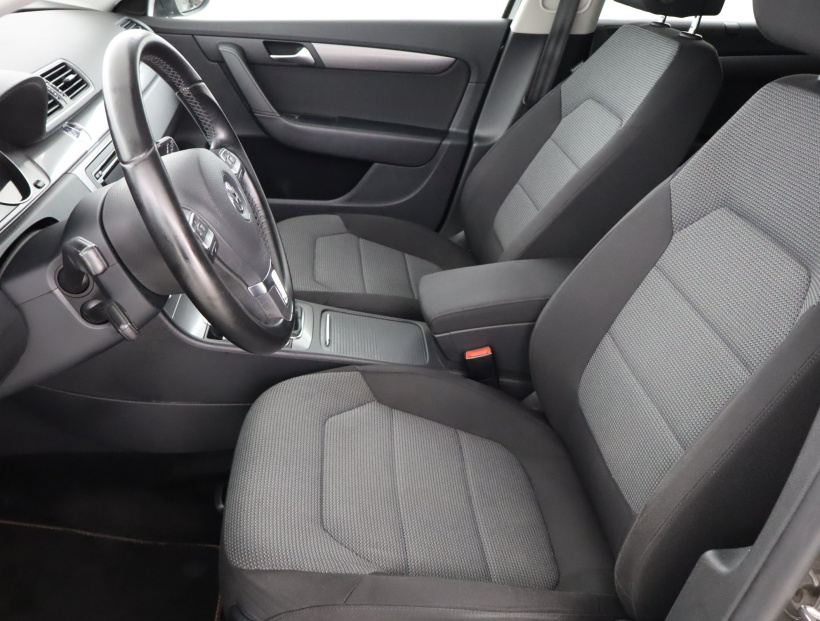 Volkswagen Passat, 2013