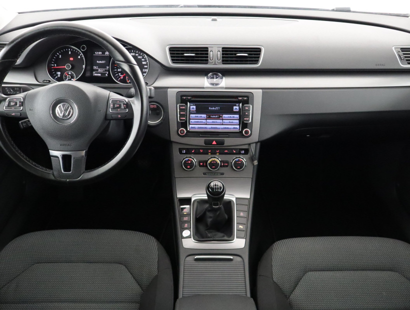 Volkswagen Passat, 2013