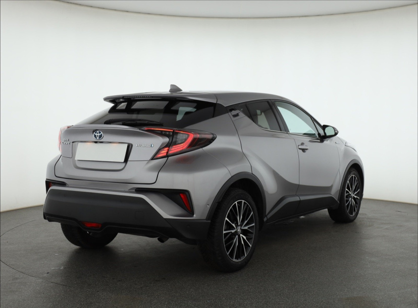 Toyota C-HR, 2017