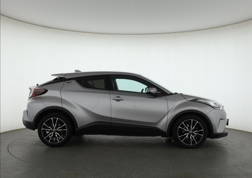 Toyota C-HR, 2017
