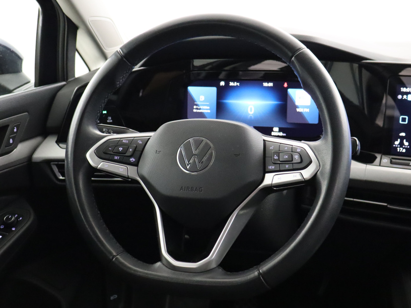 Volkswagen Golf, 2023