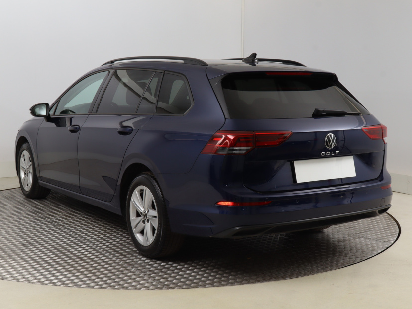 Volkswagen Golf, 2023
